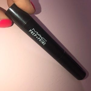 MAC undereye concealer/highlighter